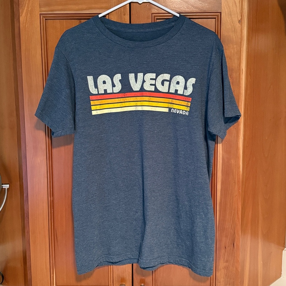 Las Vegas Vintage Retro Tee Shirt design Men’s size Small